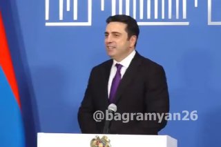 Ален Симонян на заседании парламента Армении