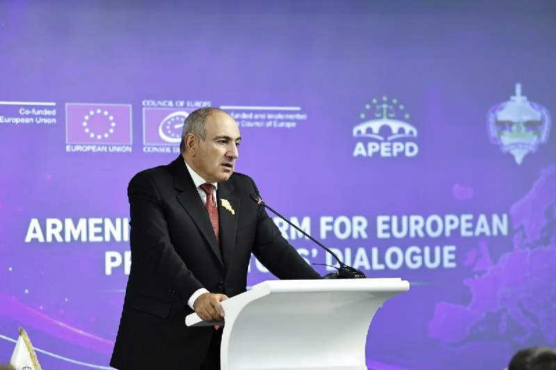 Премьер-министр Никол Пашинян выступает на конференции Прокуратуры Армении