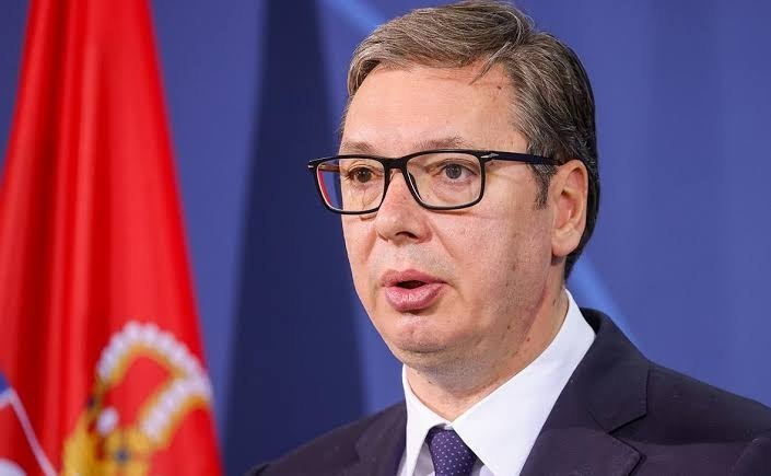 Президент Сербии Александар Вучич на пресс-конференции, объявляет об отставке