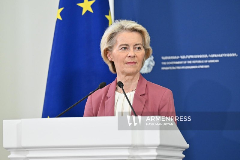 Избиратели на участке в Армении во время парламентских выборов 7 июня