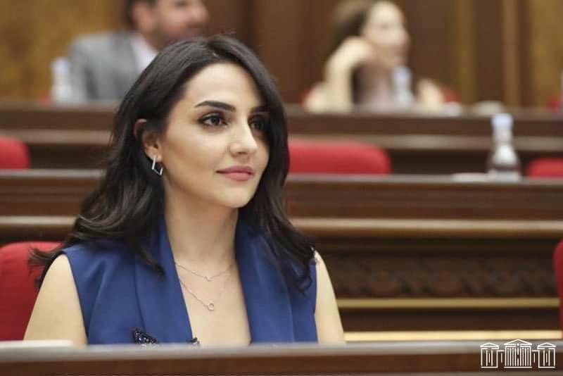 Здание парламента Севана — место голосования по кандидатуре Газаряна