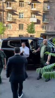 Сурен Папикян на встрече с молодежной организацией «Гражданского договора» в Севане