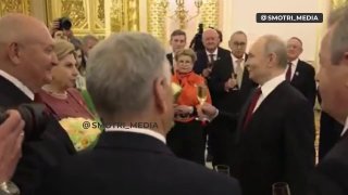 Избирательный участок в Севане, наблюдатели и члены комиссии