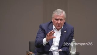 Избирательный участок в Севане, наблюдатели следят за голосованием