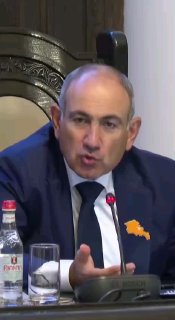 Никол Пашинян выступает с заявлением об экспортных путях Армении