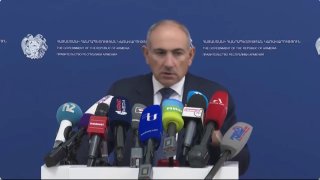 Премьер-министр Армении Никол Пашинян выступает с заявлением о национализации завода «Араратцемент»