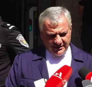 Наблюдатели на избирательном участке в Севане следят за ходом голосования