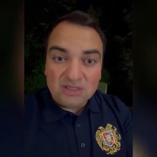 Избирательный участок в Севане, наблюдатели и избиратели на выборах