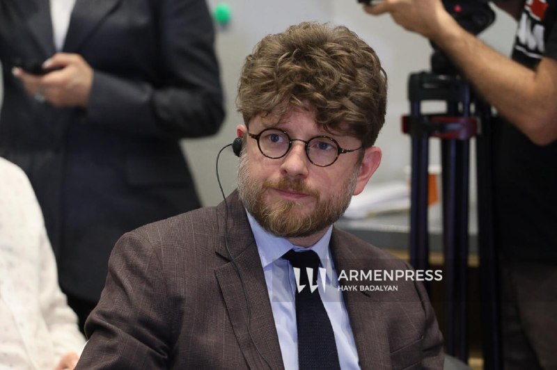 Посол Франции Оливье Декотиньи: ЕС поддерживает Армению в преодолении экономического давления России
