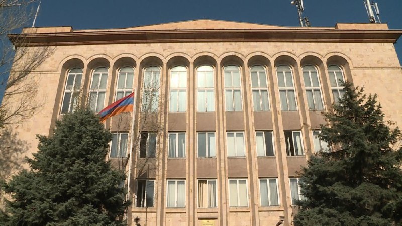 Здание Конституционного суда Армении в Ереване, заявление блока «Сильная Армения»