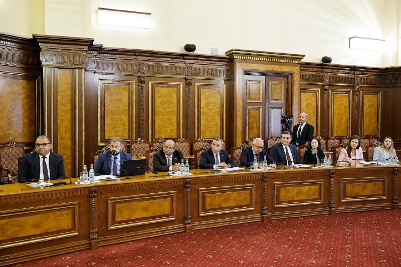 Никол Пашинян на консультациях по производству пшеницы, Армения