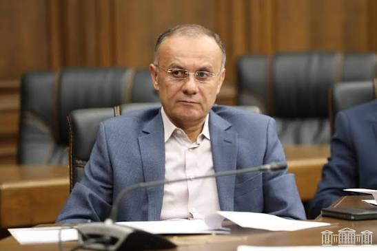 Следственный комитет Республики Армения объявил о розыске бывшего министра обороны Вигена Саргсяна