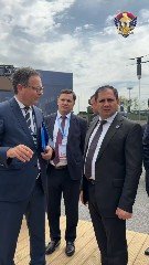 Министр обороны Армении Сурен Папикян на встрече с представителями KNDS и Airbus в Париже