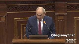 Премьер-министр Армении Никол Пашинян выступает в Национальном Собрании с отчетом о бюджете на 2025 год
