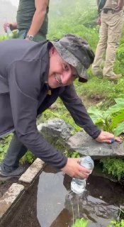 Никол Пашинян голосует на избирательном участке в Севане