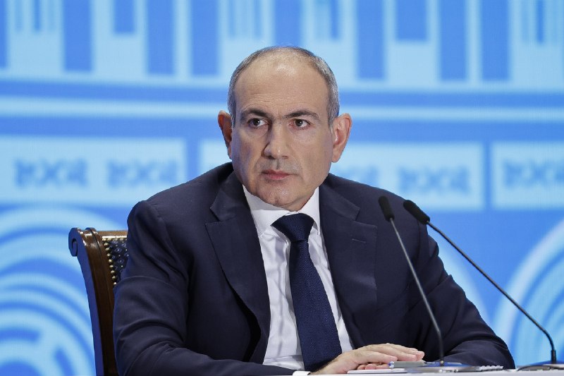 Премьер-министр Армении Никол Пашинян объявляет о наборе в кадровый банк правительства для выпускников ведущих вузов мира