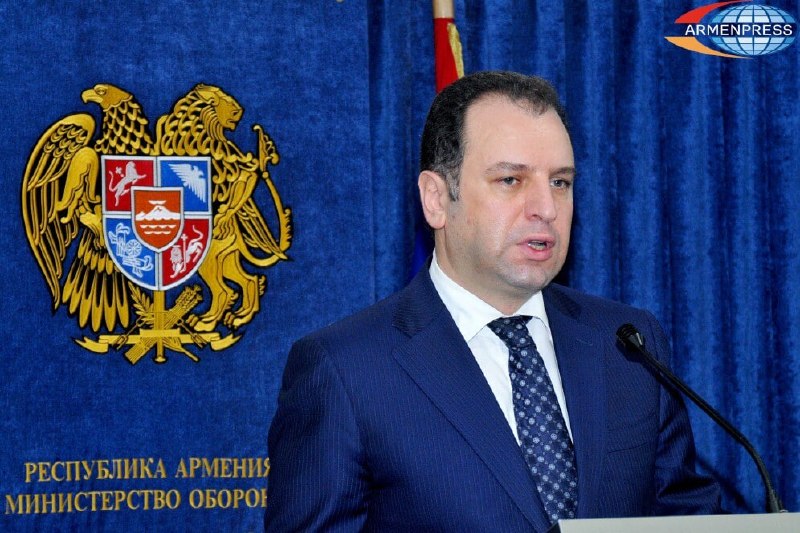 Виген Саргсян объявлен в розыск: суд избрал арест экс-министру обороны Армении